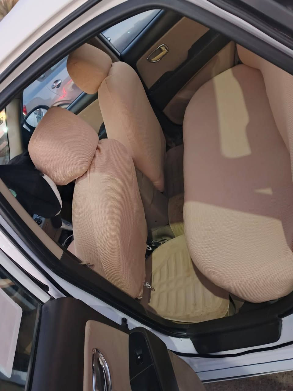 سلام عليكم 
النترا 2011 خليجي فول 
سلايت 
محرك كير خير من الله 
صدر امامي خلفي جديد 
رقم بغداد الدولي باسمي تحويلك ثاني يوم  
صبغ ٤ قطع صبغ فقط 
سياره مكفوله عدا بيها طعجه صغيره حك اربع اصابع فقط بل حوض من جوه طخت عندي بل طسه

للبيع او مراوس بكورلا
***********
