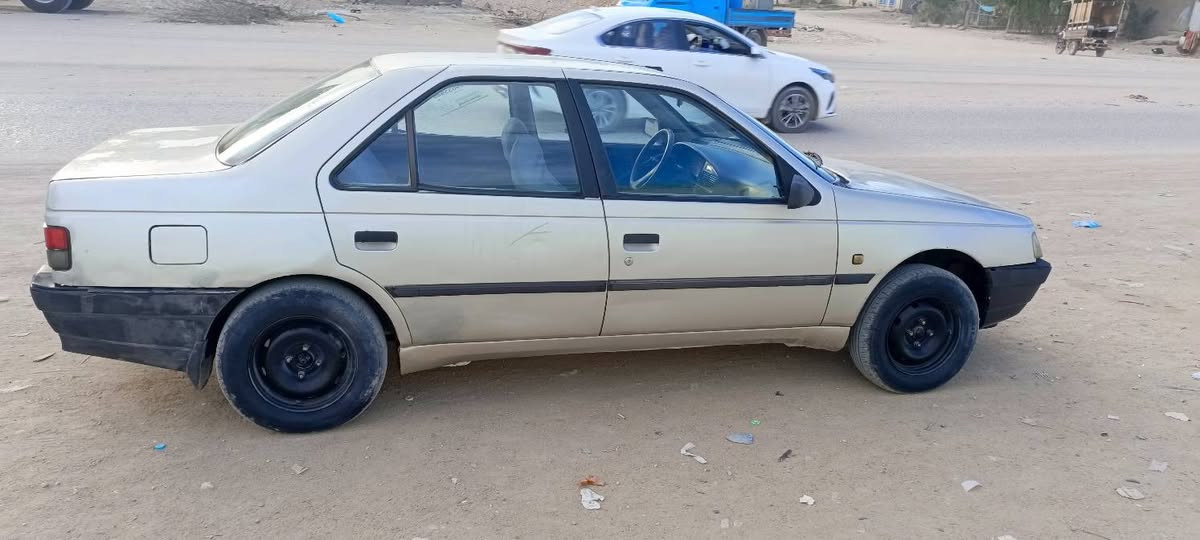 السلام عليكم
سيارة بيجو للبيع 
موديل 2008 كير ومحرك مكفولات على الشرط
التبريد شغال ثلج 
رقم انكليزي سنوية ما ساقطة الى  شهر 12سنة 2026
ويل 14
كشر نظيف 
رقم نجف والسيارة بالنجف وراعيه بالنجف 
السعر 26 وبيه مجال للطيبين 
موبايل ***********
