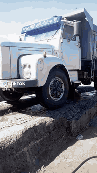 سكانيه ١١١ البيع موديل ٨٢ التفاصيل واتساب  07807285114