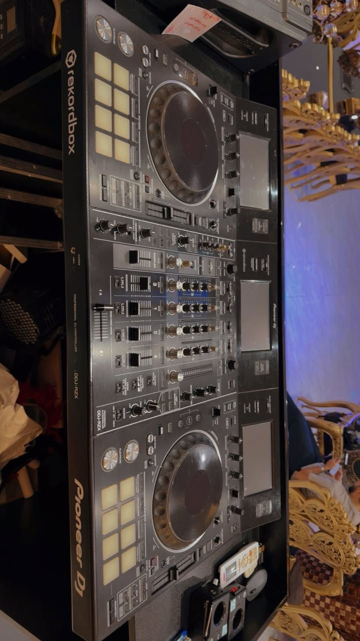 للبيع العملاق سكراش ddj-rzx

السعر 1800$
***********
متوفر وات ساب
