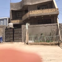 بيت طابقين • ٢٠٠م • ٣ غرف