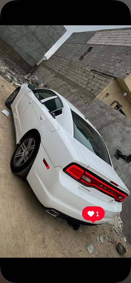 جارجر ١٤ كندي
رقم بغداد دولي بسمي 
شاشة جبيره
كير كصبه
كشن حضن احمر
تخم تاير قبل ١٠ ايام شاده
حداديه جديده
عربانه ٢٢ جديده
السياره ضررها موضح بالسونار 
مكانها بصرة 
سعرها ١٥٠ 
 مراوس بسوناتا شكل جديد
***********
