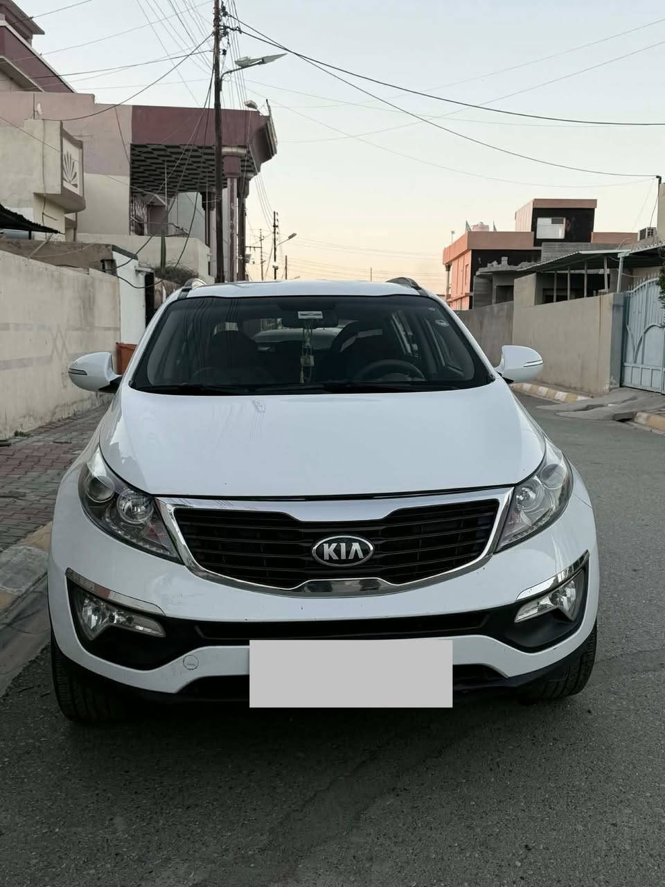 اسبورتاج خليجي موديل2014  اللون ابيض مكينة 20 دوش للبيع  
مواصفات
اشاير بالمراية وشفط حساسات خلفية وكاميرا عدد(2) انظمة قيادة اوتو وعادي وتحكم استيرن وتثبيت السرعة ونظام ايكو  وشاشة وكار بلي  وثلاجه بالدشبول كير ومحرك شرط ما مفتوح وماشية 180 كم وقابل للزيادة اربع تايرات جديدة وصدر جديد وتبريد ثلج❄️❄️❄️ سيارة مال بيت ما يحتاج اي مصرف اضرب سلف من زاخو للفاو
رقم اربيل دولي وبطاقة بنزين موجود وسنوية جديده 2028
السعر 155 وبي مجال
عنوان السيارة كركوك داقوق 
رقم صاحب السيارة
***********
