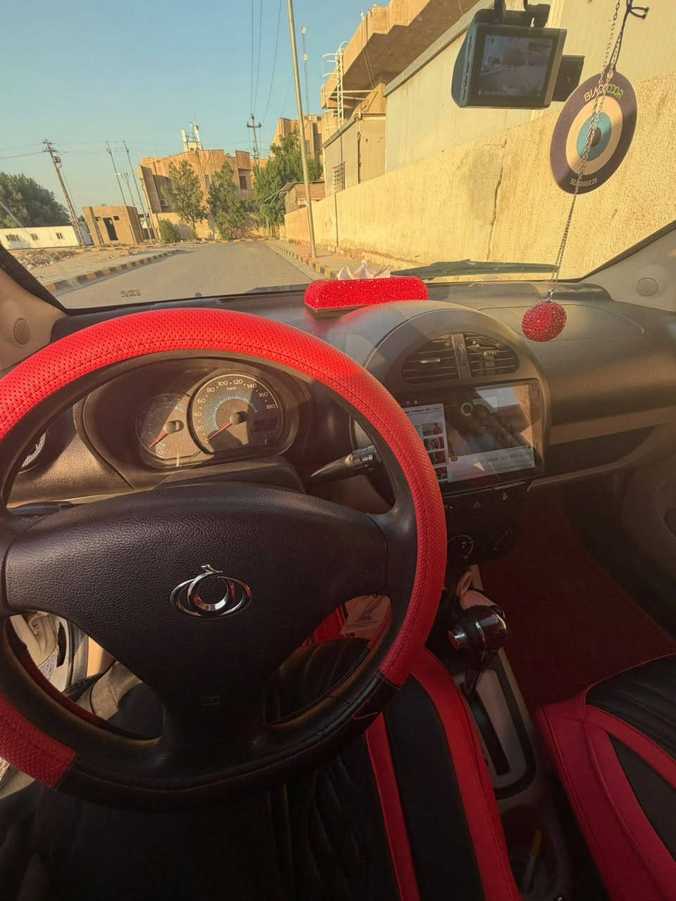 السلام عليكم
 باندا موديل ٢٠١٢ رقم بغداد رقم الجديد  مكينة كير نظيف جداً اوتوماتيك تبريد ثلج  شاشة كامرة باتري جديد تخم تاير دوشمة جديدة غرفتة نظيفة جداً  مكانه النجف 
للتفاصيل أكثر اتصل ***********
