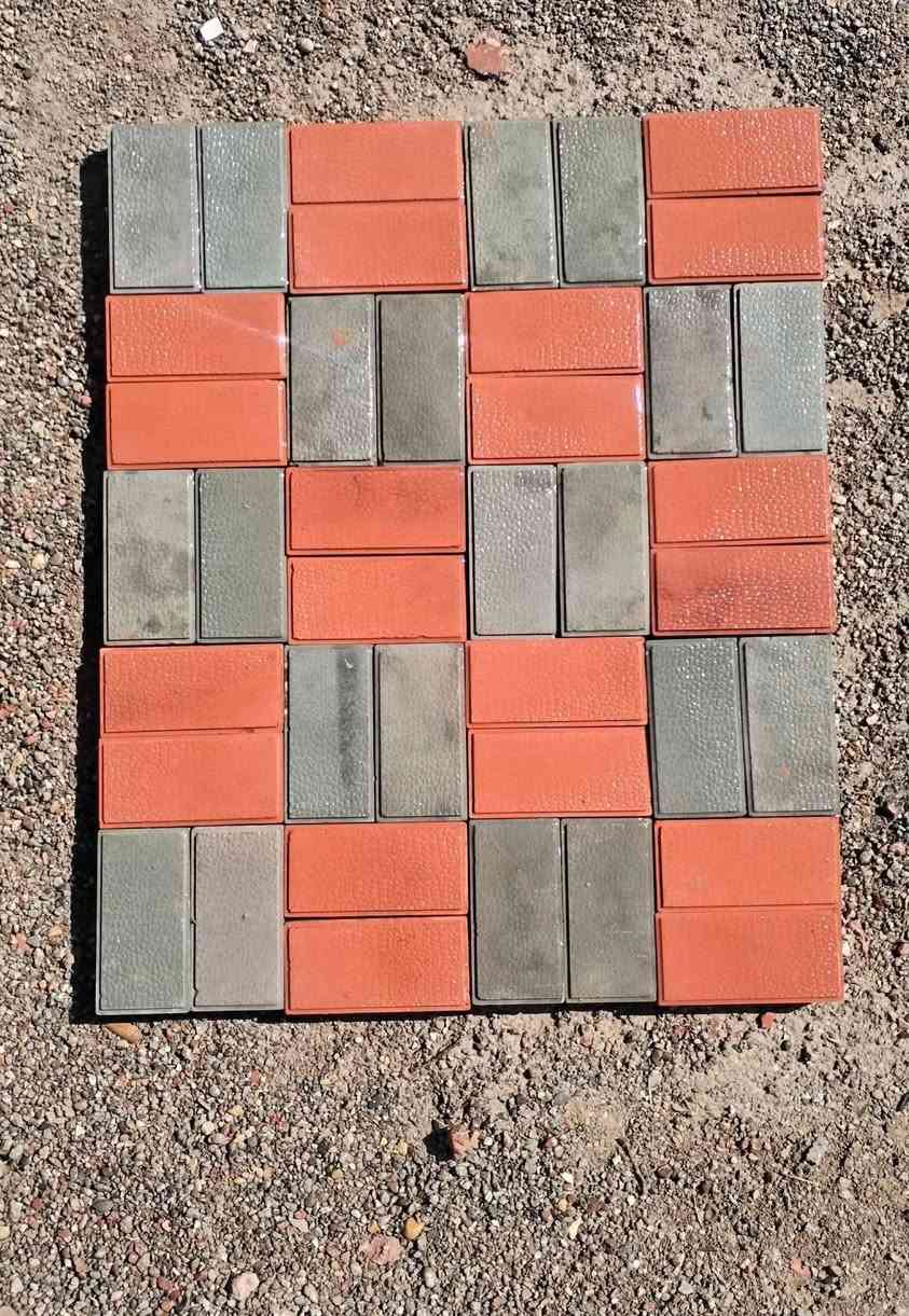 بدايت موسم الحدائق خلي حديقتك أجمل شي في بيتك بدايت موسم الحدائق يتوفر جميع لاينات الحدائق بأنواعها وبسعار مناسبه جدا اي قطعه ب1000دينار ويوجد خدمه توصيل وين ما تكون انته يجيك طلبك /عنوان المعمل العلم مقابيل شعبه الزراعه . بأداره ابو زهير الحمداني
للحجر اتصل علئ الارقام التاليه 
*********** عبدرشيد
***********ساري عبدالله
