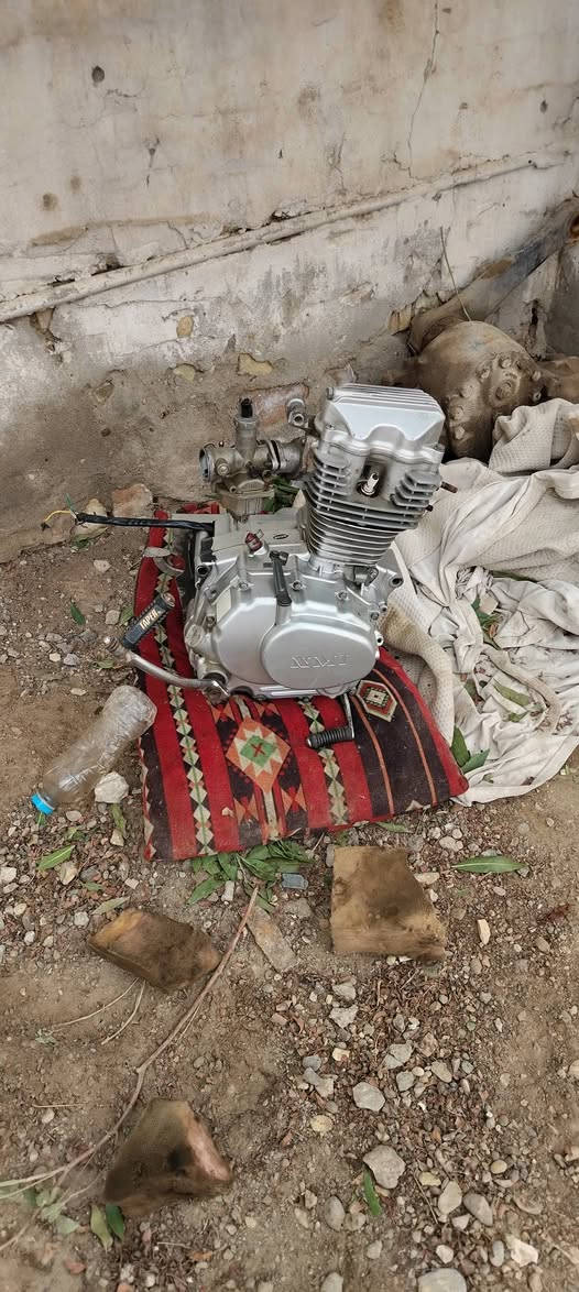 سلام عليكم شباب مكينه للبيع موديل 22 بيه دشالي وطاكه جبن  
ابيع كوم حديد سعر90 وبيه مجال 
مكاني كوت***********
