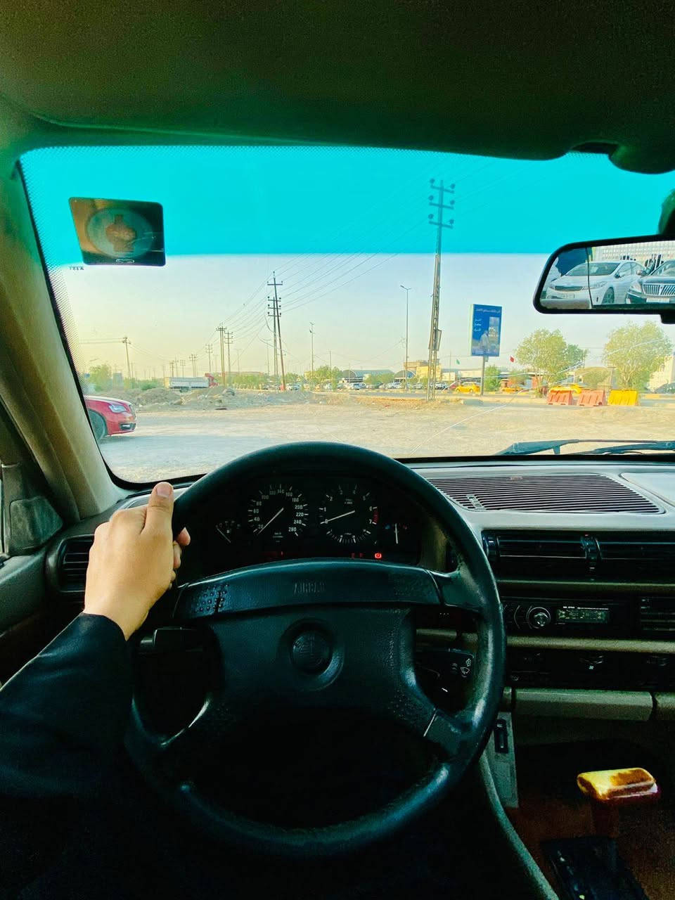 السلام عليكم  بي إم دبليو 735 موديل 1991
السيارة جاهزة كير ومكينه حدادية كفالة 
تبريد تخم تاير باتري السيارة كفاله عامة مصبوغه عام جمالية 
ترايهه كلش حلو 
السعر 68 وبيه مجال بسيط
رقم الموبايل *********** ديوانيه حي الضباط
