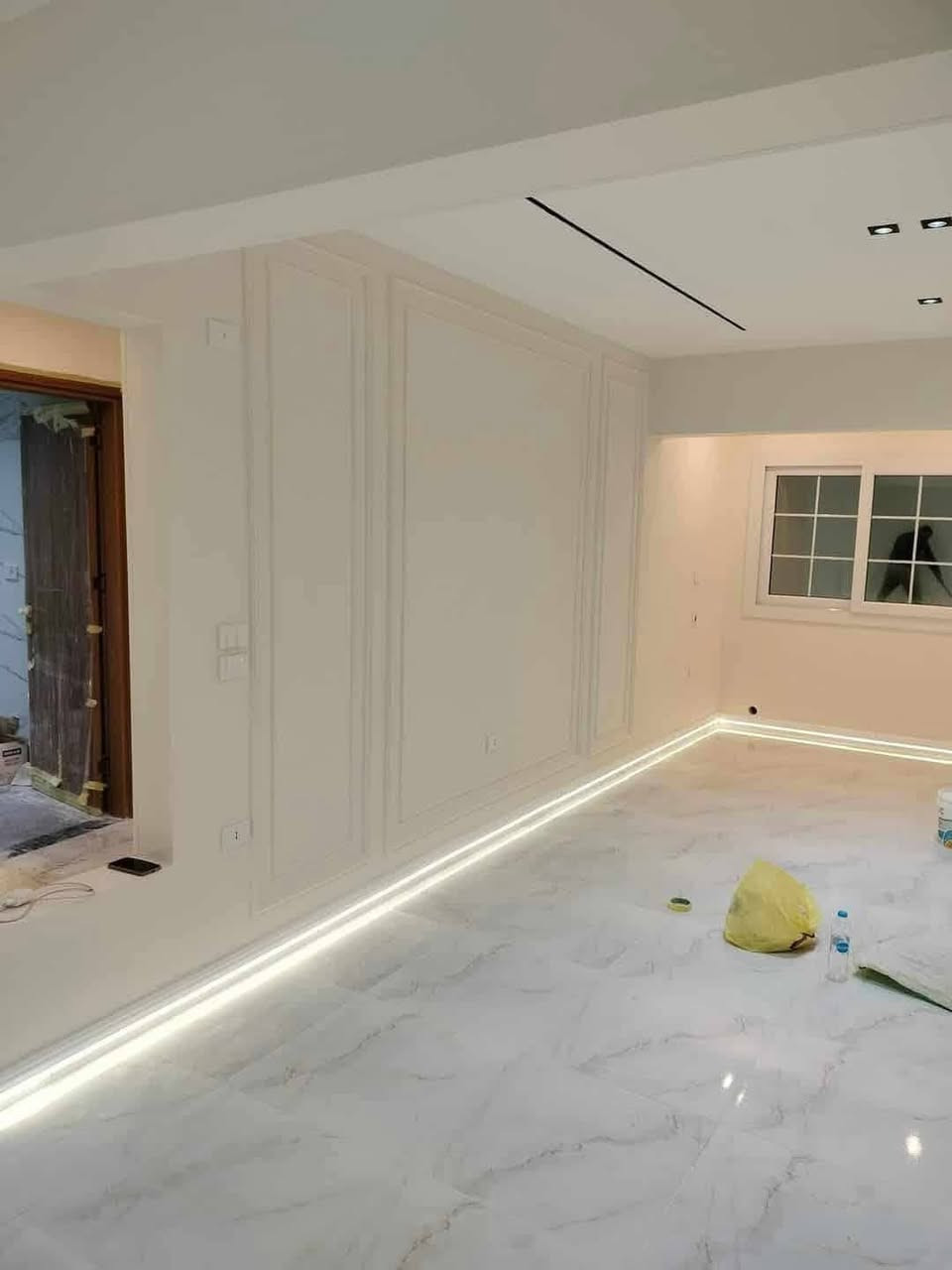 صبغ وتنظيف الشبابيك والابواب والجدران *********** للاتصال شغل درجه اولى بأسعار مناسبة #ميسان #العماره
