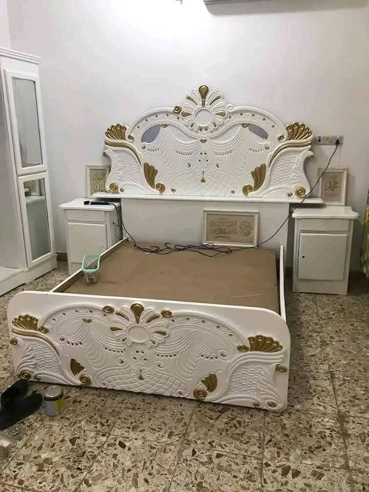 السلام عليكم انه صباغ واشد غرف واصلح غرف بيبان واهذ شغلي واهذ رقمي *********** ابوحسن حت اذغرفه مصبوغ صاج نصبغ ابيض حراري وعدنه سيارة تنقل الغراض من بيت البيت وشد غراف وفتح انه خادم
