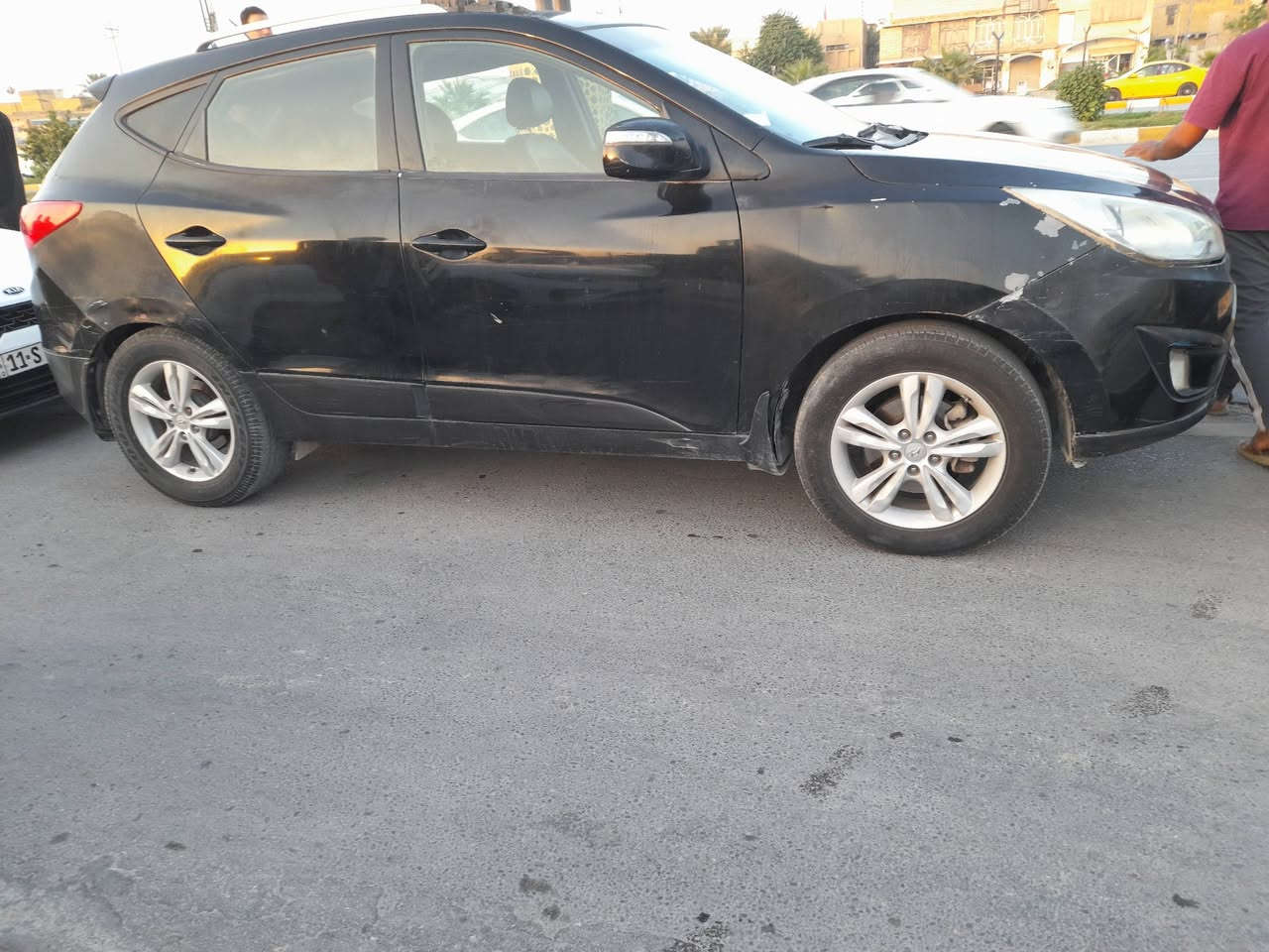 سلام عليكم توسان موديل 12 أمريكي حداديه وتخم تاير تبريد مكينه  2400دوش كير خمسه السعر110وبيهه مجال الاستفسار الرقم. المكان الناصريه ***********
