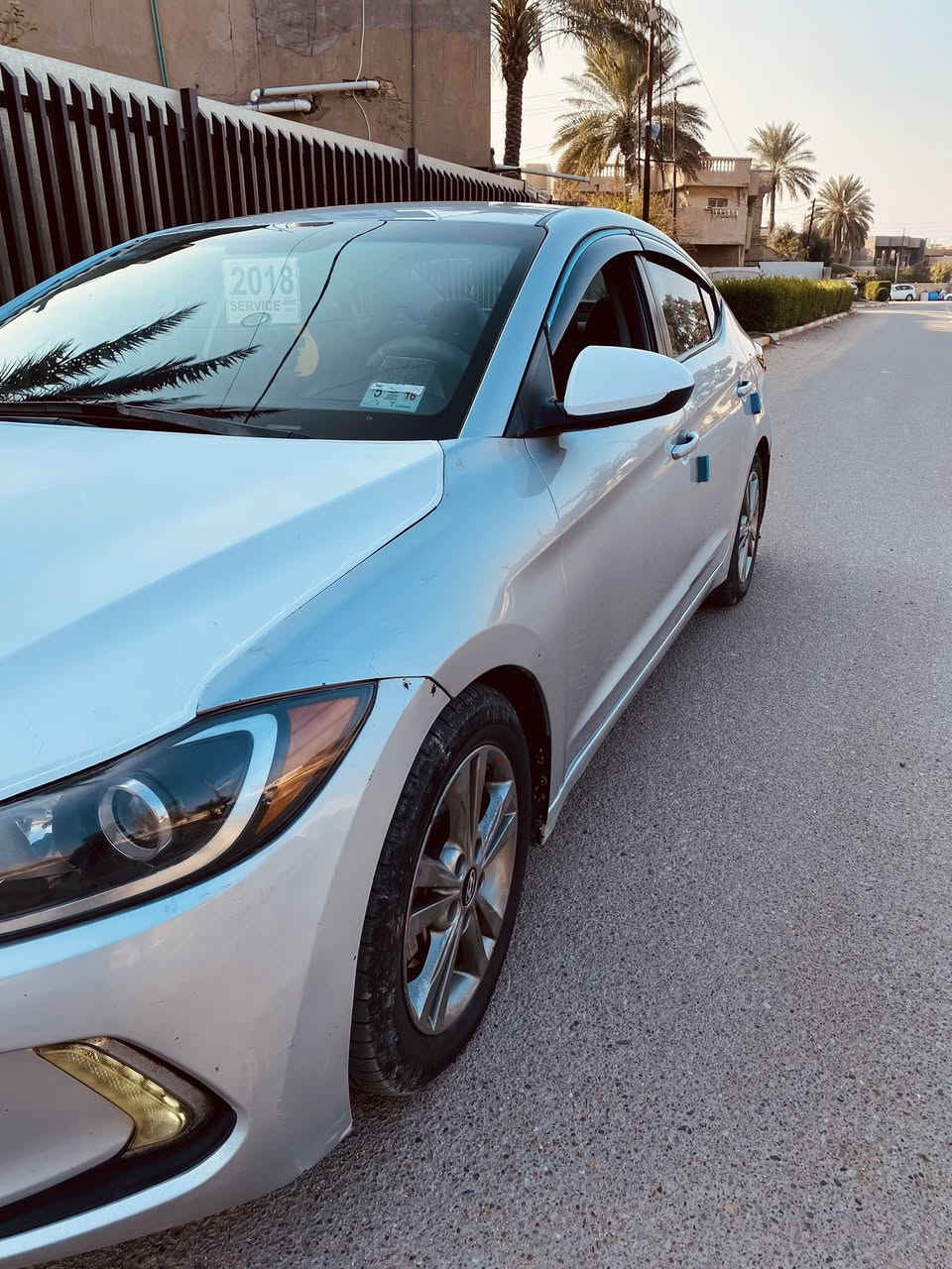 يالله السلام عليكم إلنترا موديل 2018 رقم بغداد الإنكليزي أمريكي حادثها جاملغ وبنيد بدون اي دواخل مكينه 2000 دوش وكير كفاله حداديه جديده هزه وسنويه جديد 
بيها رشات صبغ اثر جراد قطره معجون مابيها   تخم تاير جديد تبريد شرط 
سياره احلى من الصور  
السعر ١١٥ وبيها مجال للشراي 
المكان المحموديه 
***********
