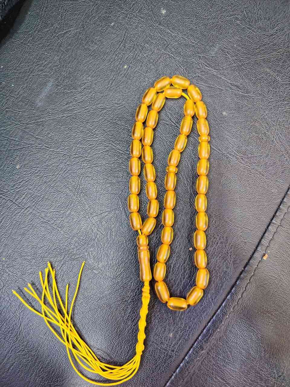 سلام عليكم
سبحه سندلوس المانيه جراخه بيت عنوز 
سبحه قديمه مشروط 
العدد الحبات 43حبايه سبحه نضيفه شرط العطاب 
البيع فقط 
مكان الشطره تفاصيل خاص  ***********
