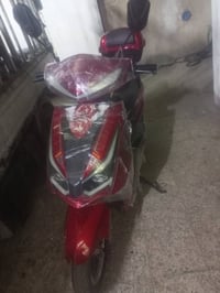 للبيع اخوتي سكنس 6 بطاريات كلشي شغال شرط الفحص اجيت بيهه من جسر الكريع...