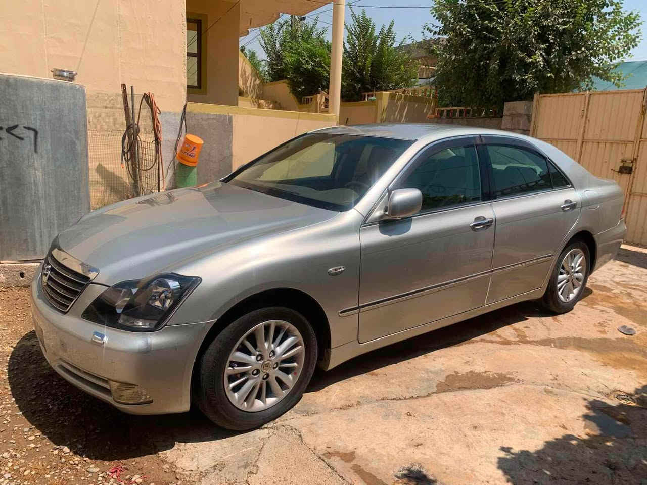 شاینا
مۆدێل 2004
مووس
ڕەنگی سلڤەر
182گەورە بە گەورە
5بەسمە
ناو زەرد
دوو کوشن کارەبا
دوو دوگمە
سوکان کارەبا
کۆدی هەیە
چەمەلەغی لای سەکنی سوکە داعمێکی پێوەیە
سەیارەکە تەبرید و گێڕ و مەکینە و تەقە و ڕەقەی بە شەرت ***********
***********
