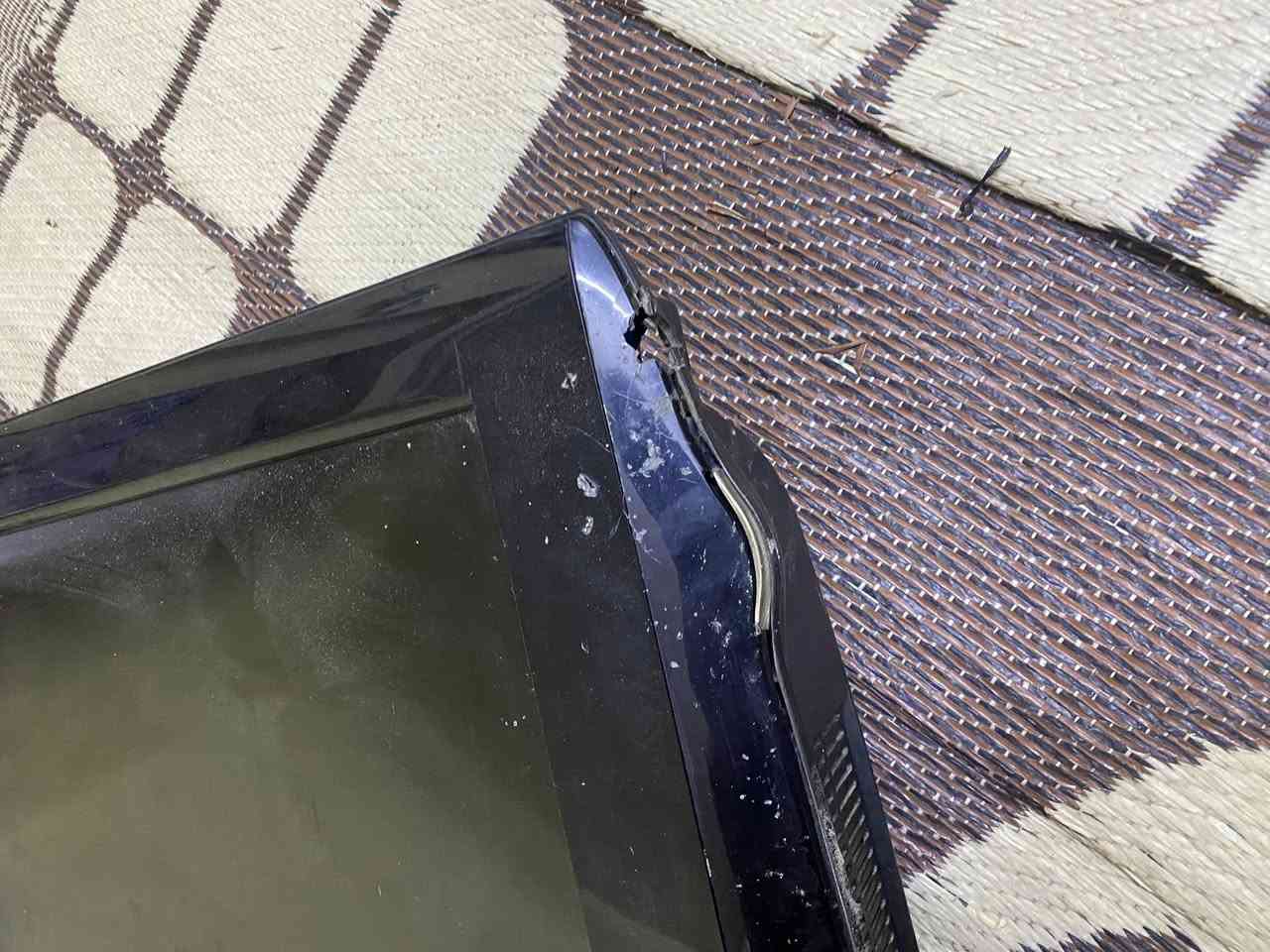 بلازما ال جي حجم  ٣٢ بدون نت شرط الشغل السعر ٢٥ اللف ***********
