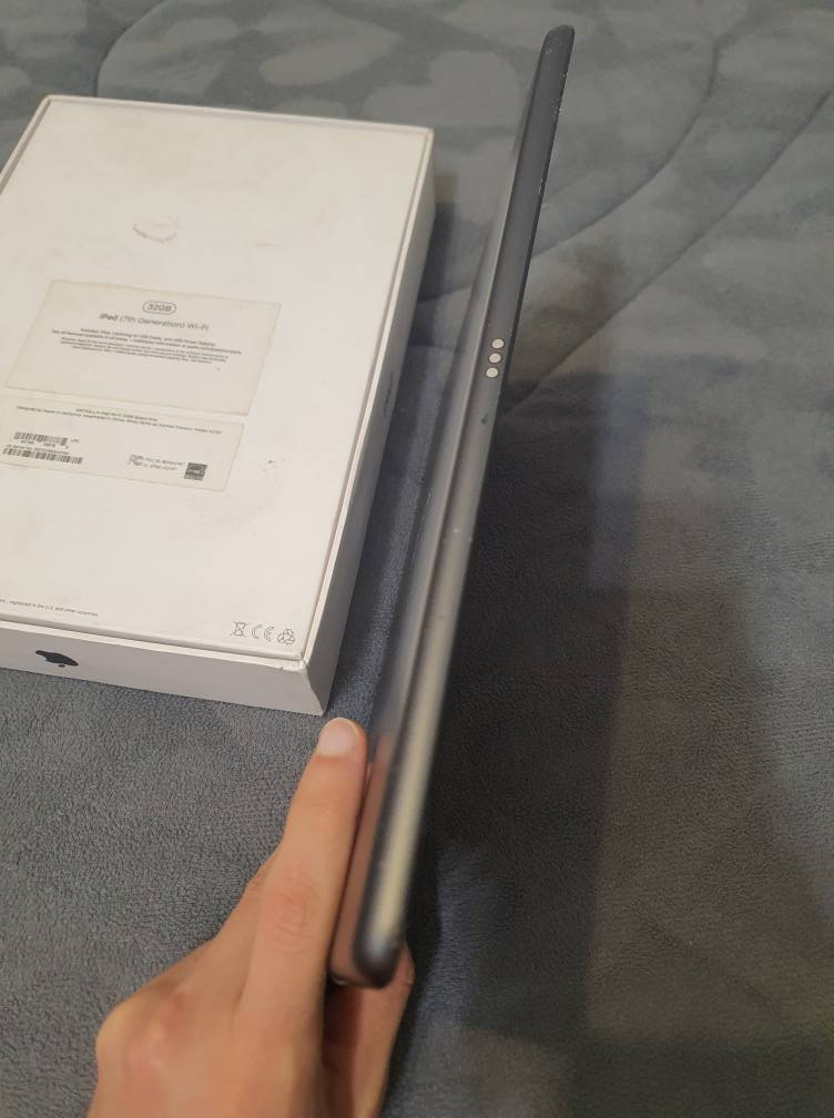 ايباد 7 
ذاكرة 32 
النظافة كلش عالية 
الجهاز مبدل فقط اللمس مبدل اصلي وكالة 
البصمة لا تعمل فقط دكمة الهوم شغالة طبيعي 
الجهاز نظيف بدون اي مشاكل 
الجهاز بدون ملحقات نظيف و مامتعوب 
السعر ١٣٥ الف 
للبيع او المراوس 
البصرة السراجي البصرة, العراق


**إذا كنت صاحب هذا الإعلان وتريد حذفه لأي سبب، رجاءا أرسل رسالة إلى الدعم الفني**