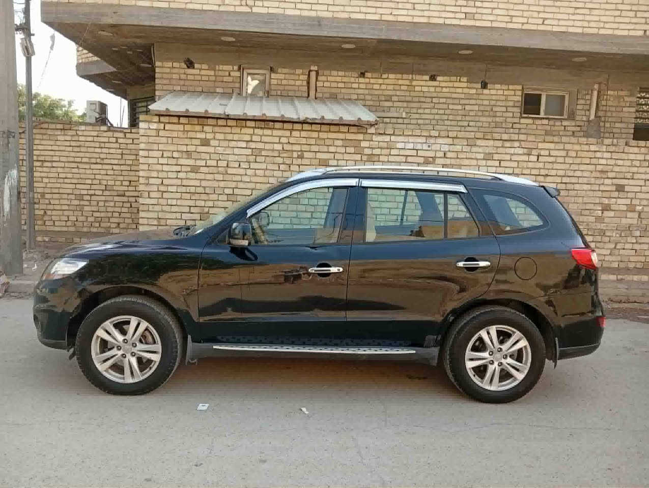 السلام عليكم
سنتافي 2010 الرقم كربلاء المقدسه 
سبعه راكب 
مكينه اربعه اسلندر
2400
ثلاث قطع تبريد 
مابيها صبغ او تبديل 
الرقم *********** 
بغداد مدينه الصدر
