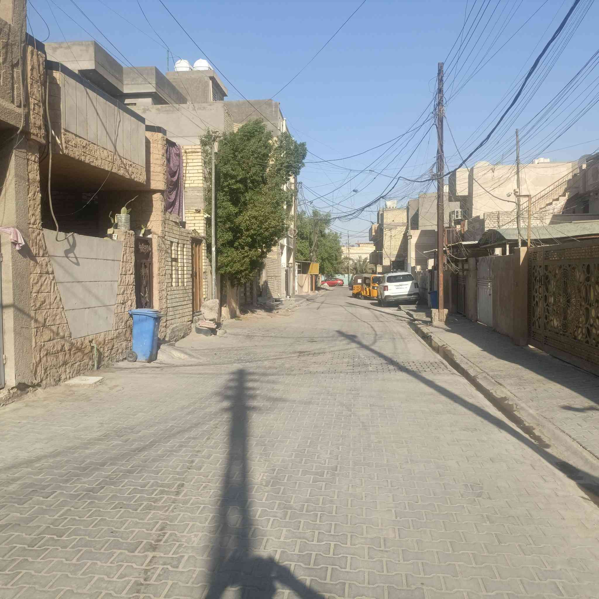 السلام عليكم 
عرض بيت للبيع مساحه 75متر في بغداد الجديدة قرب روضة المقدم تجاوز مسجل 
الاستفسار ***********
