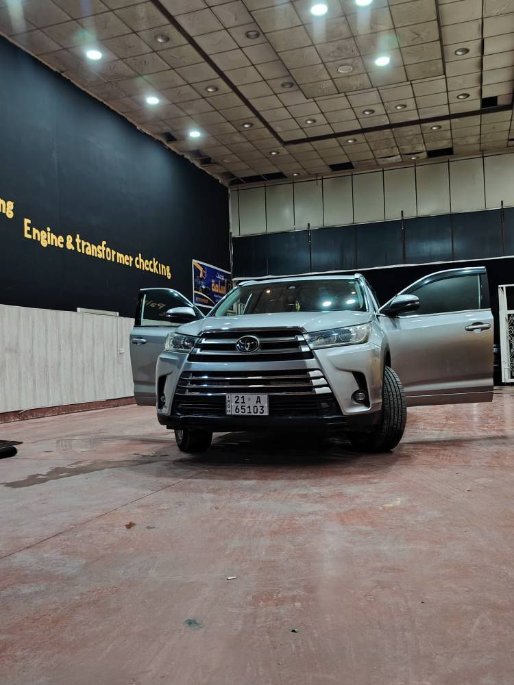 تويوتا هايلاندر le
موديل 2018
لون سلفر قطعه وحده صبغ مكينة وكير بالشرط 
مكان السيارة كركوك دفتر بانزين بيها 
*********** كركوك, العراق

