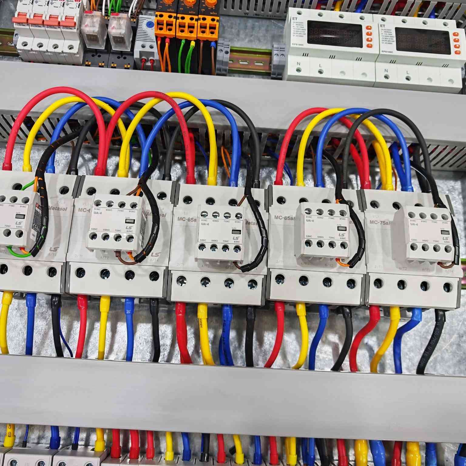 ATS ثلاث مراحل
لكل مرحلة 63A للفيز الواحد
ماركة LS
ET


**إذا كنت صاحب هذا الإعلان وتريد حذفه لأي سبب، رجاءا أرسل رسالة إلى الدعم الفني**