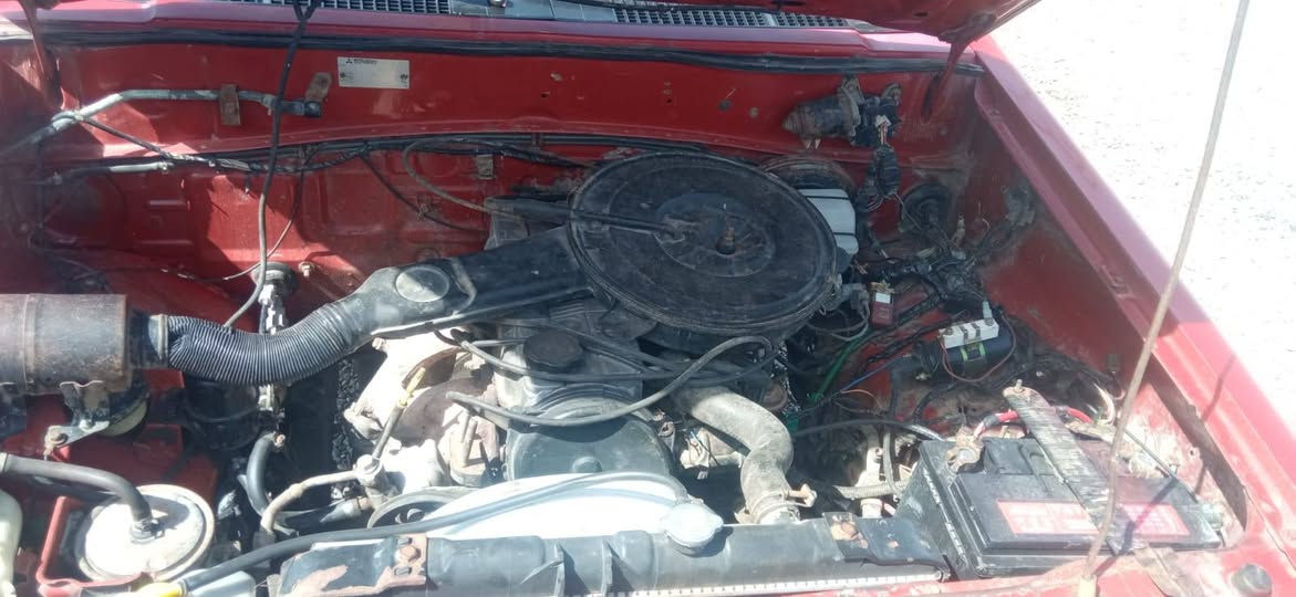 بيك اب ميتسوبيشي موديل 96سيارة حلوة محرك وكير كارتون دواخل نظيفة كلش تخم تاير ويل كل جدد توني شادهن صار يومين منظمة تبريد كامله حدادية جديدة السعر 36وبيها مجال للشراي مكاني الزبير شارع المكصب ***********
