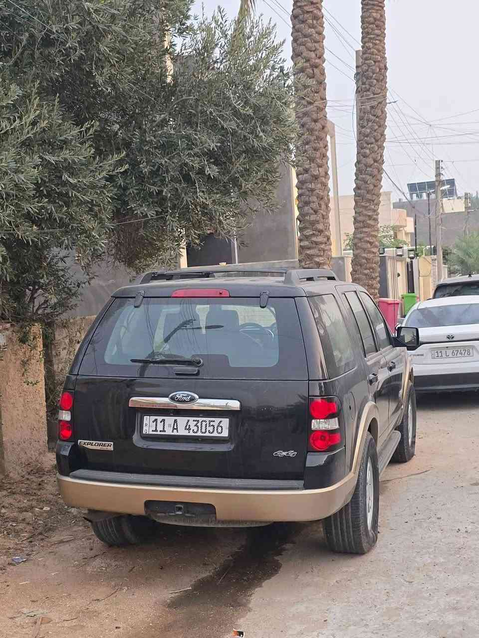 فورد اكسبلورر 2008 وارد امريكي لمتد ادشن اصدار خاص
مكينه سته سلندر 

كير مكينه مكفولات مبلات جدد 
صدر جديد 
سبعه راكب 
قطعتين تبريد 
كشن سايق كهرباء 
تحكمات ستيرن
شاشه + كاميرا
سلايد جلد 

السياره جاهزه بيها صبغ رشات بسيطه

السعر 99 قابل للتفاوض 

مكان السياره بغداد حي الاطباء بلجهاد قرب خدمي شارع المطار للتواصل ***********
