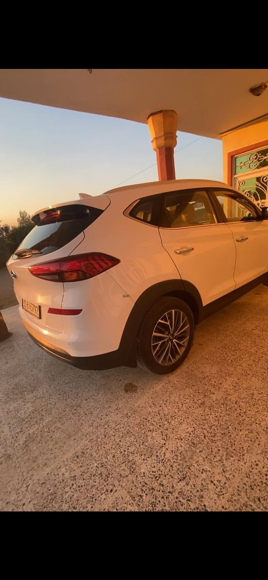 السلام عليكم 

توسان خليجي موديل 2019 فول مواصفات عدا بانوراما قطعتين تبريد +تبريد جكمجه 
ثلاث انضمه قياده مري شفط حساس امامي خلفي كشنات سايق ولراكب حساس 
شحن لاسلكي مقعدين لكيبل شاحن جداحه حراريه سيارة خير من الله فول لفول مكفوله كفاله عامّه باسمي رقم بغداد سنويه جديده 
 للستفسار اكثر اتصال ع رقم 
***********
يوجد واتس ع رقم 
***********
