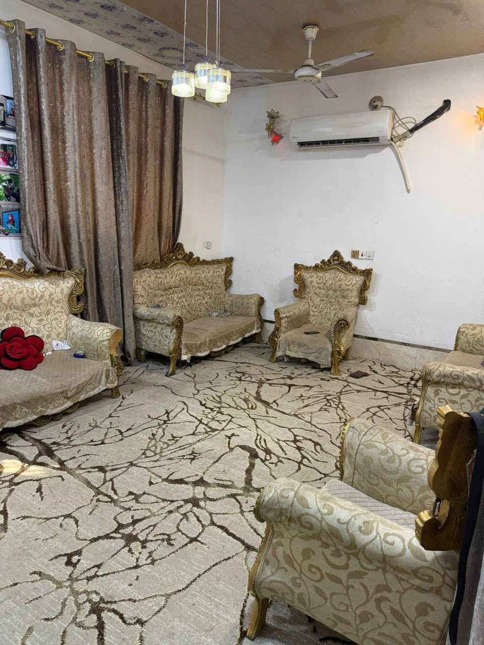 🏡 للبيع دار نظيف بالقرب من المستشفى خلف حازم سند 25 ع تبليط
📏 المساحة: 200 متر²
🛋 الحلة: ديوانية 70 متر على تبليط
📝 نوع الملكية: سند 25 زراعي
🛏 الغرف والمرافق:
💤 غرفة نوم
🛋 صالة
🍳 مطبخ
🛎 استقبال
🚿 مجمعات صحية
🌳 حديقة
🏗 طارمة
✨ حالة البناء: نظيف وجاهز للسكن
📞 للاستفسار والتواصل:
***********
***********
💰 السعر: عبر المراسلة (واتساب أو ماسنجر)
