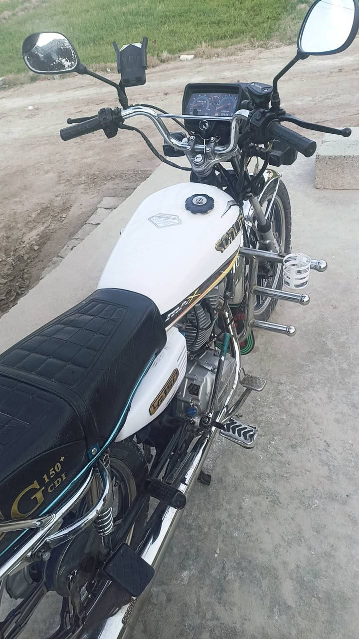 سلام عليكم من رخصت الادمن
عيوني دراجه ايراني موديل 2021 
دراجه خير من الله مابيها اي نقص 
دراجه كهربائيات كامله. 
ومداريها وخير من الله 
والله العظيم الدراجه شفت عليها الخير 
بس عندي شغل بغداد وتاركها يعني مخليها ب البيت. 
الدراجه احلا من الصور وشلعه ومعدل خير من الله 
تعال وشوف بعينك. 
***********
***********
السعر ب 600وبيها مجال للطيبين.
