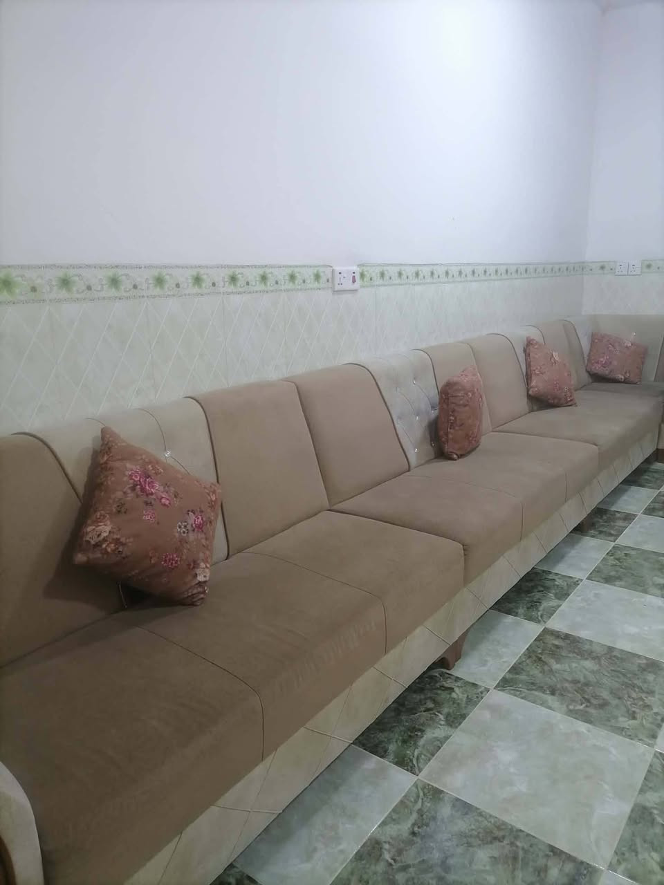 قەنەفە   ژوری کامل 6بە 4  لۆکە  دڕاوی نیە  600مەعمەلە    کلار   بەردەسور   ***********

