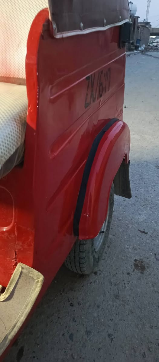 سلام عليكم تكتك 18 رقم 
وسنويه نكليزي تحويل مباشر رقمهه بغداد مكاني بغداد حي البتول قرب فلكه حي النصر سعرهه 5وبيهه مجال تواصل ع الرقم الموجود ***********
