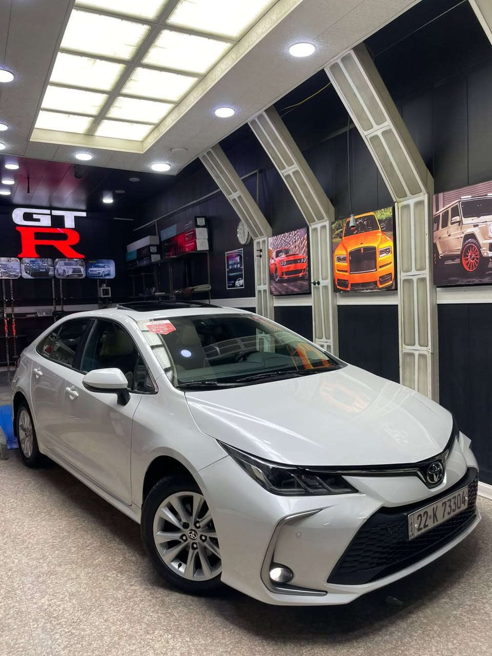 اقرأ التفاصيل بل كامل قبل متتصل
السلام عليكم 
تيوتا كورلا 2023 خليجي ضمان شركة SAS
   ماشيه : " 54 الف  "
           فول مواصفات ✅
بصمه تشغيل وابواب وصندوق 
قطعتين تبريد + فتحة سقف 
فول تحكم استرين + شاشه ديجتال 
حساسات اماميه خلفيه + نضام سبورت
شاحن واير لس + مري شفط
وباقي المواصفات المعروفه 
مكفوله من الصبغ والتبديل بيها فقط بارد ع كد شبرين بل بنيد 
سياره جديده متصرف عليها ربع  
     السعر : 175 وبيها مجال بسيط 
العنوان : بغداد حي القاهره خلف الجوازات 
الرقم للاستفسار: ***********
