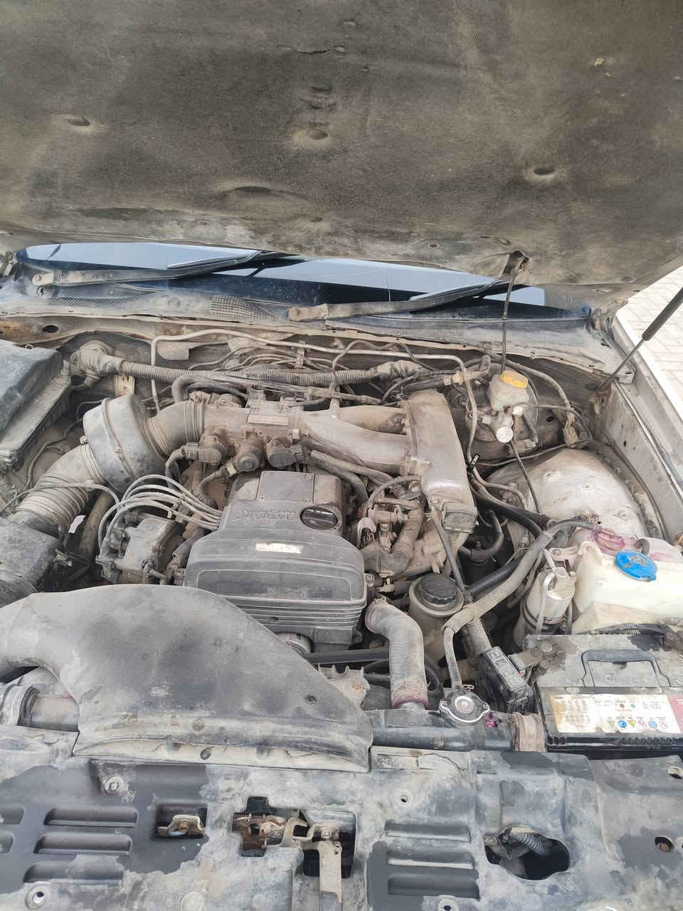 السلام عليكم سيارة بطة 1992محرك 3000 تبريد شغال حدادة جديدة طخم تاير إمامي جديد سنوية لل 2027 السعر 50 وبيه مجال ***********
