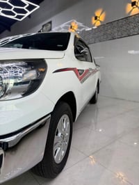هايلوكس 2025 اوتماتيك زيرو ماشية 1,500  فول مواصفات ساز (SAS)  كشنات ت...