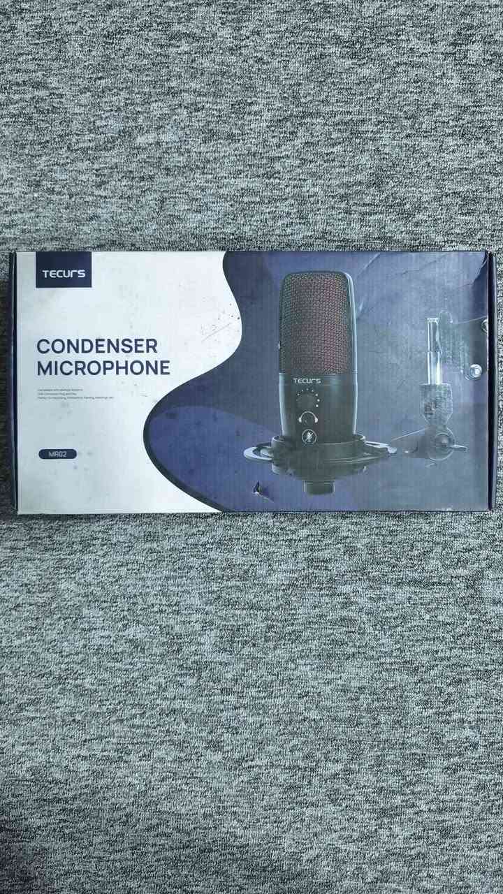 Superior Sound Quality: High-quality condenser capsule for clear and crisp audio recording.
Plug & Play: Easy USB connection (no extra drivers needed).
One-Touch Mute: Quickly mute/unmute with a built-in LED indicator.
Zero-Latency Monitoring: Features a 3.5mm headphone jack for real-time voice monitoring.
Complete Kit: Comes with an adjustable boom arm, shock mount, pop filter, and foam windscreen.
Adjustable Gain: Built-in volume knob to control your recording level easily.
Compatible with: PC, Mac, and PS4/PS5. دهوك, العراق


**إذا كنت صاحب هذا الإعلان وتريد حذفه لأي سبب، رجاءا أرسل رسالة إلى الدعم الفني**