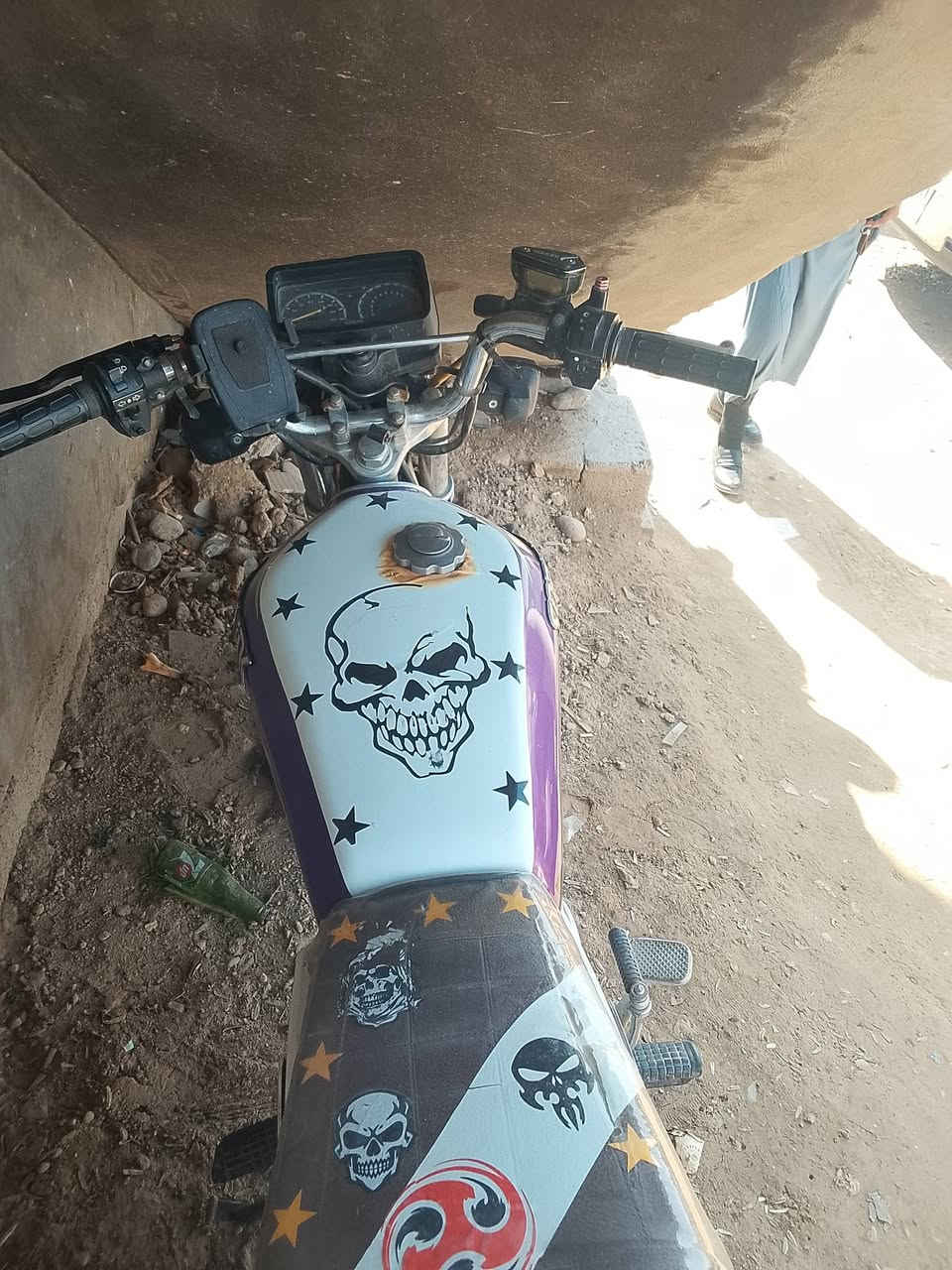 للبيع تايكر 23 نضيف ومكفول من الفتح خلل بس الاشاير ميشتغلن الكدام
سعره 550 أوراقه كامله بي  4اوراق مال شركه  كبل رقم ماتتعب


**إذا كنت صاحب هذا الإعلان وتريد حذفه لأي سبب، رجاءا أرسل رسالة إلى الدعم الفني**