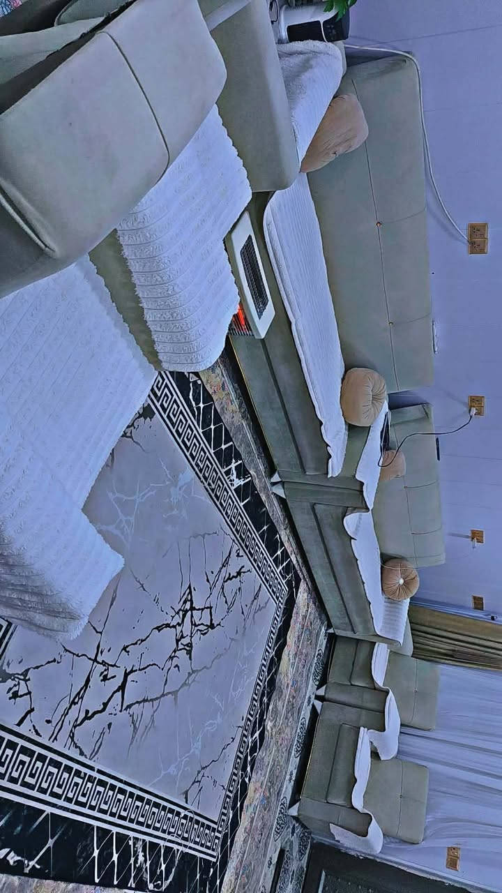 میزی نان خواردن هەر لۆک لۆک
قەنەفەی تورکی بی شکاو بی عەیب 
نرخییشان هەرزان شوین سمود ئەگەر موشتەریت نامە بینێرە لەخزمەتم 
بۆ نرخی کومینت بکە دیت بووت
هەرجیوو هەیە بو فرۆشتن لەتایبەت بینێرین بووم


**إذا كنت صاحب هذا الإعلان وتريد حذفه لأي سبب، رجاءا أرسل رسالة إلى الدعم الفني**