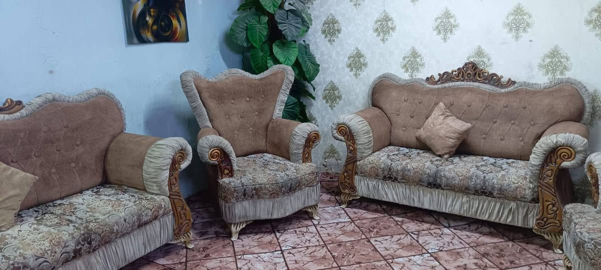 تخم ملكي تسكام نضيف 10 نفرات 300 وبي مجال المكان الكاظميه يوجد توصيل للاتصال ***********
