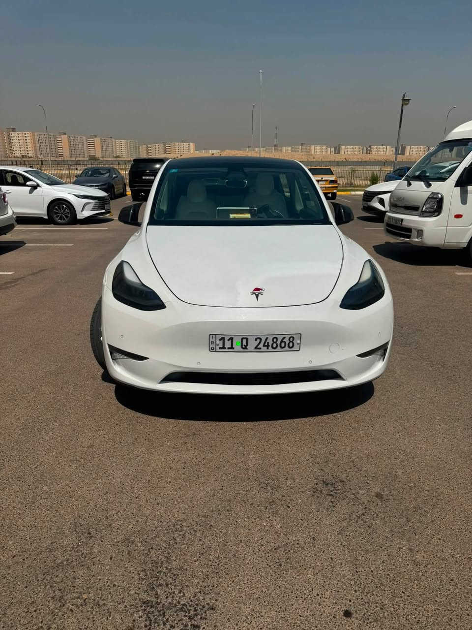 🚗 للبيع
– – Tesla Model Y Performance موديل 2022
🌍 بغداد -شارع السعدون
•   🛣️  المسافة المقطوعة    - ٨٢ الف كلم
------------------------------------------------------------
💰 السعر:190
✅ المواصفات :
📄 رقم بغداد + سنوية جديدة
• ⚡ المحرك: Dual Motor دفع رباعي
• 🛡 الضرار : جاملغ امامي جهة الساق
•ربع من البنيد  + داير التاير الخلفي
• 💺 الداخلية: أبيض سبورت فاخر
• 🛞 الويل: 21 إنج مع تايرات جديدة
• 🔋 صحة البطارية: 100%
🚀 الأداء
• قوة 510 حصان
• تسارع 0 إلى 100 خلال 3 ثواني
• نظام دفع رباعي AWD
• سقف بانوراما زجاج
• شاشة رئيسية 15 إنج
• كاميرات 360° + حساسات 360
• 8 كاميرات حول السيارة
• نظام Auto Pilot
• ⁠فك برومبو
• ⁠ستيرن Yoke
• نظام Full Self Driving
• دخول ذكي بدون مفتاح
• تشغيل عن بعد
• صندوق خلفي كهربائي
• مقاعد جلد كهربائية مع تدفئة وتبريد
• شاشة عدادات ديجيتال
• تحديثات أونلاين + لغة عربية
• واي فاي + GPS + بلوتوث
• YouTube – Netflix – TikTok – WhatsApp
• خرائط وملاحة
• • USB / AUX
للتواصل رقم الهاتف :***********
