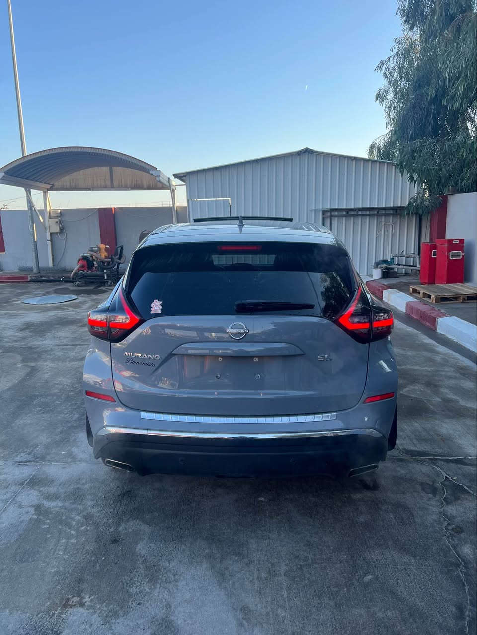 نيسان مورانو 2023 
V6
مواصفات SL
فول فول مواصفات 
كشنات تدفيه وتبريد
كشن خزن
شاشة كبيرة
بانوراما 
كشنات كهربائي
5كاميرات
كشنات جلد
سيارة بوند وشبر من جاملغ صبغ بدون دواخل وايرباك
سيارة بدون رقم تترقم شمالي
سعر175$ومجال
واتساب *********** زاخو, دهوك
