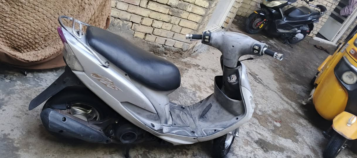 سلام عليكم دراجه ماكس منغولي كلش كلش نضيفه وختم واحد من طول الطول مكينه مامفتوحه ابد نعومه فوال سلف وهندر نص نكره تشتغل كهربايات كاملة تايرات جدد شلعه ومعدل فوال سعره 550 وبيه مجال رقمي *********** عنواني بغداد مدينة صدر ❤️
