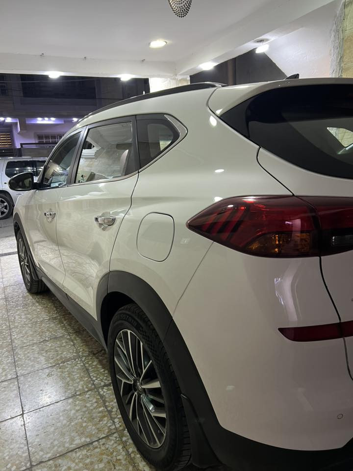 سلام عليكم هونداي توسان وكاله القاصد موديل 2019 ماشيه 70 الف فول مواصفات بيها مكانين بارد السعر 20 الف وبيها مجال رقمها بغداد (***********)
