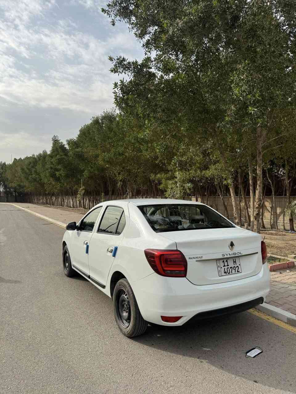 رينو سيمبول
2019
فول مواصفات 
شاشه
كامره 
اشاير بل مري
كير مكينه 
بيها طخات كلش خفيفه
السياره كلش نضيفه
مكاني بغداد حي العدل
***********
