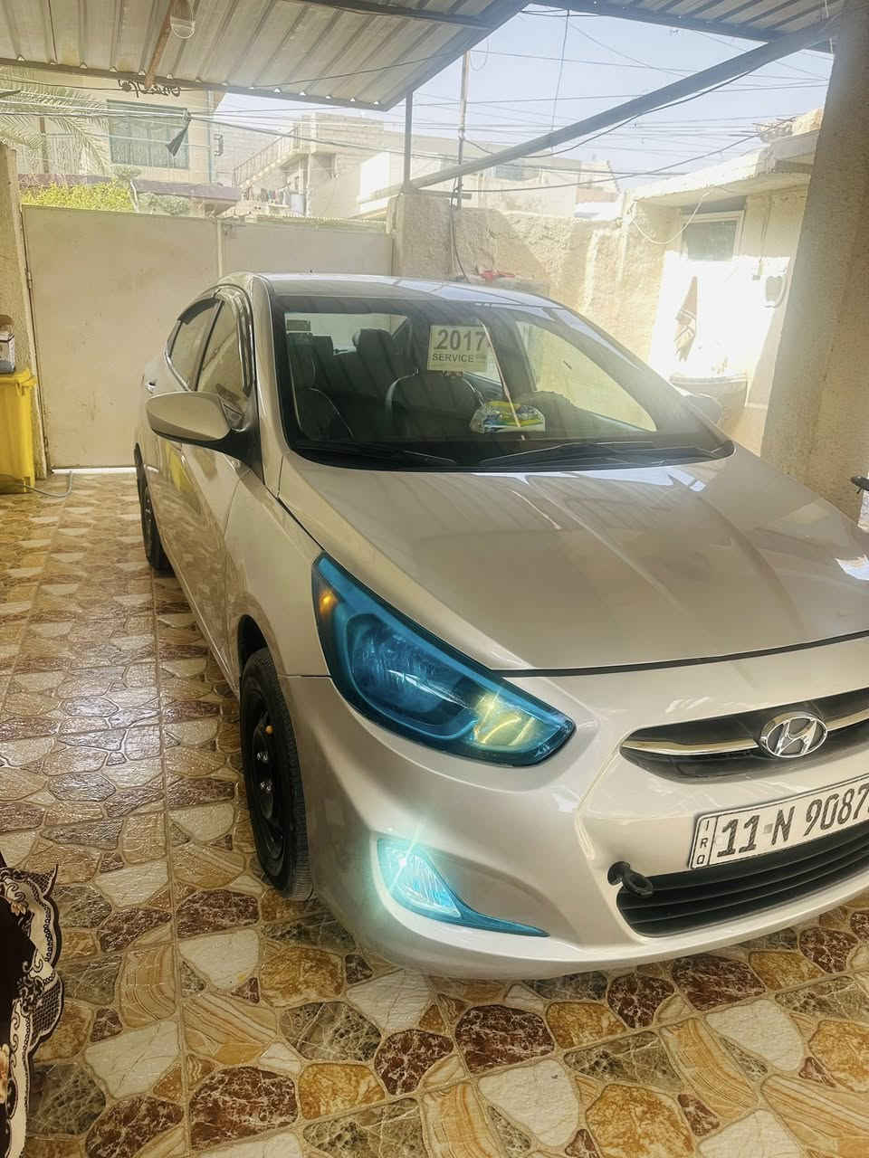 السلام عليكم رمضان كريم
اكسنت 2017 وارد امريكي 
رقم بغداد انكليزي بغداد سنويه جديده مشروع وطني شرط التحويل 
محرك 1600 وكير اي تي المرغوب 
محرك وكير مكفولات ع وضع الشركه 
تبريد تدفئه كله شغال
لايت زنون 
نضام ايكو 
مانع انزلاق  
ماشيه 83 الف 
صدر امامي خلفي جديد 
داخله كلش نضيف 
داخل مغلف جلد كشنات وارضيه 
سياره كلش حلوه ونضيفه وعليها ادامه كامله كلشي متصرف عليه 
ترايها كلش حلو وناعم 
ضررها جامرلغ امامي بيها 5 قطع صبغ اثر شخوط وطخات بسيطه كلش 
وصبغتهن فرن درجه اولى سياره بالواقع احلا من الصور 
السعر 93 وبيها مجال 
العنوان ديالى الخالص ناحيه هبهب 
***********
