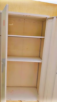 لوكر للبيع 07726866600