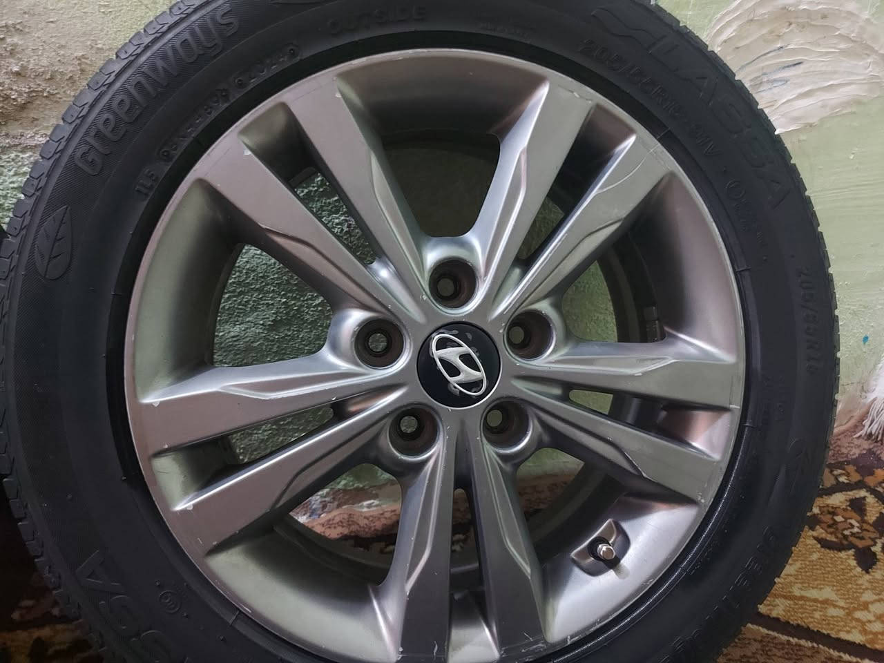 السلام عليكم 
ويل كب ١٦ إلنترا ١٧ ويل نضيف لا تصليح ولا صبغ بي شخوط بسيطة ويل اصلي مع تخم تاير تركي مكاني كربلاء 
السعر ٣٥٠ وبي مجال بسيط 
***********
