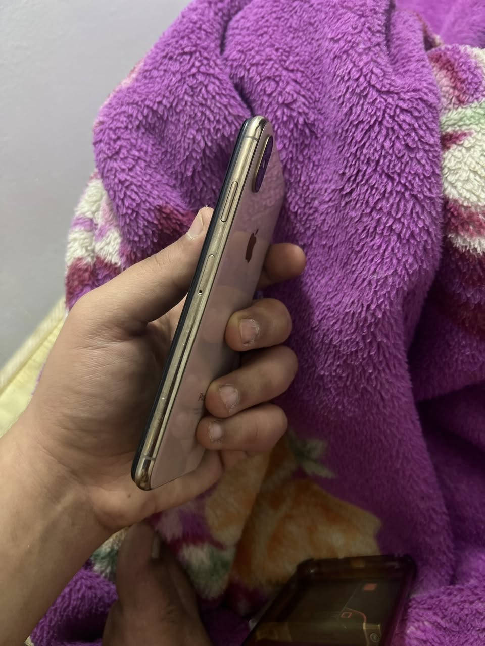 أيفون أكس ماكس الذاكره 64البطاريهً 74بلادي جهاز كله بلادي ما عده الفيس أيدي بصمه الوجه متوقفه سعره 165مكاني بغداد الغزاليه ***********
