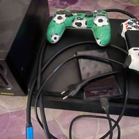 بلي فور مهكرسلم نضيف جدا مع ملحقاتة ويدات ٢ السعر ٣٠٠ وبي مجال قليل ال...