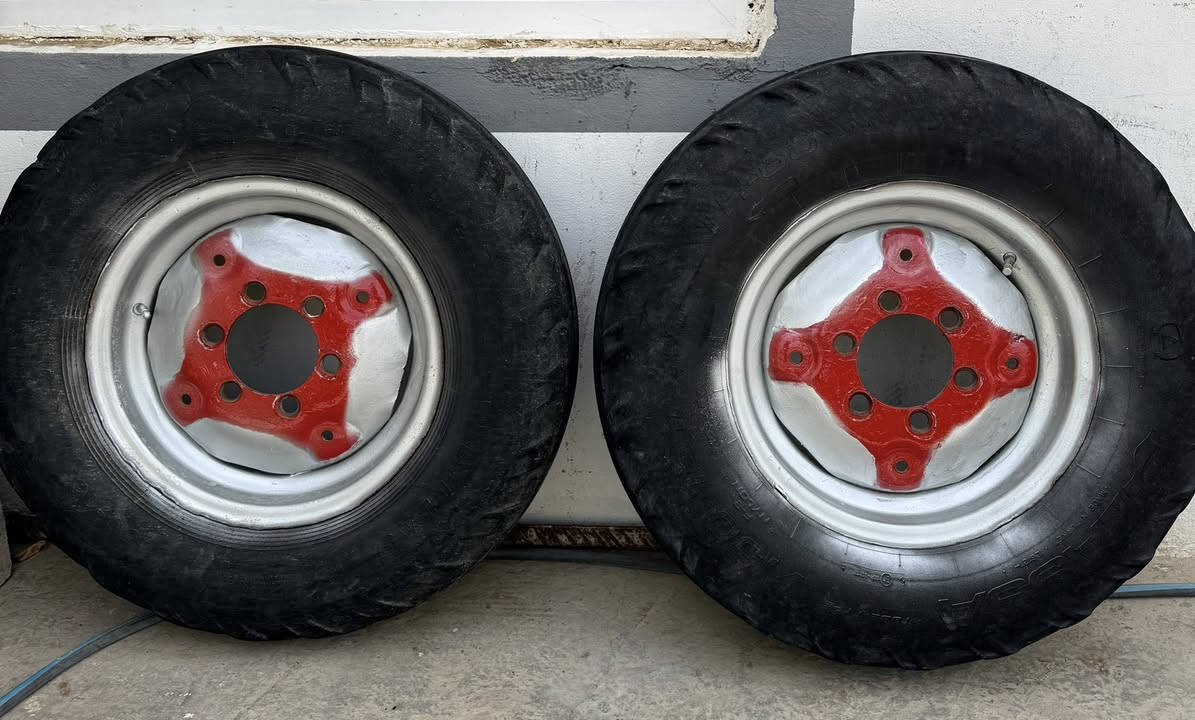 تايرات فورگسن للبيع نص عمرر كدام العين السعر  150 وبي
مجال للشراي رقم هاتف / *********** /
0782 832546
موقع كركوك دوميز
