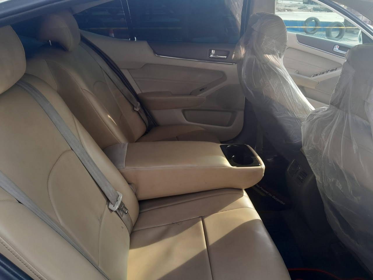 سلام عليكم كادنزه 2011
فول رقم سليمانيه بسمي السياره بيها اتلاث قطع صبغ 
السعر 98 وبيها مجال بسيط ارخص من المصبوغه عام
***********
